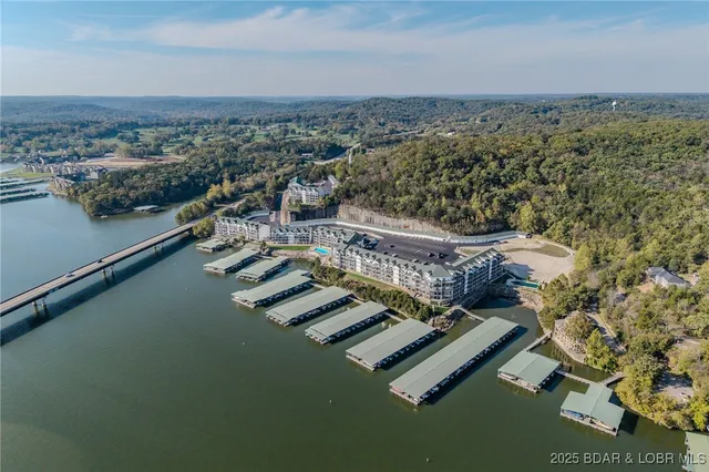 $320,000 | 316 Cedar Heights Drive, Unit 4C, Camdenton, MO 65020