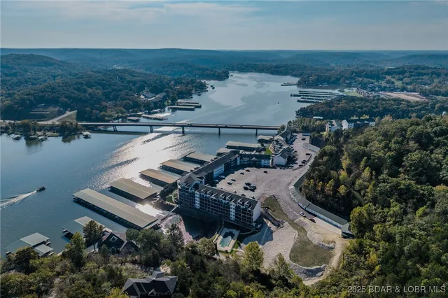 $320,000 | 316 Cedar Heights Drive, Unit 4C, Camdenton, MO 65020