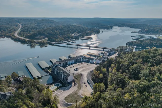 $320,000 | 316 Cedar Heights Drive, Unit 4C, Camdenton, MO 65020