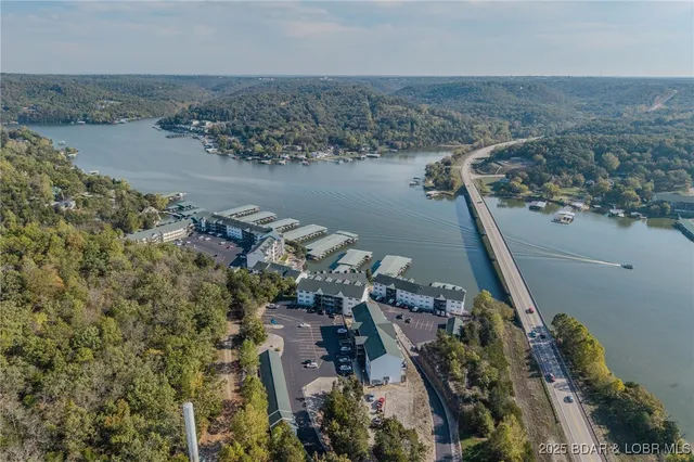 $320,000 | 316 Cedar Heights Drive, Unit 4C, Camdenton, MO 65020