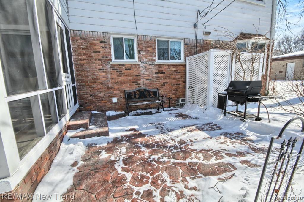 16147 Riverside Street Livonia, MI 48154 - Photo 26 of 32