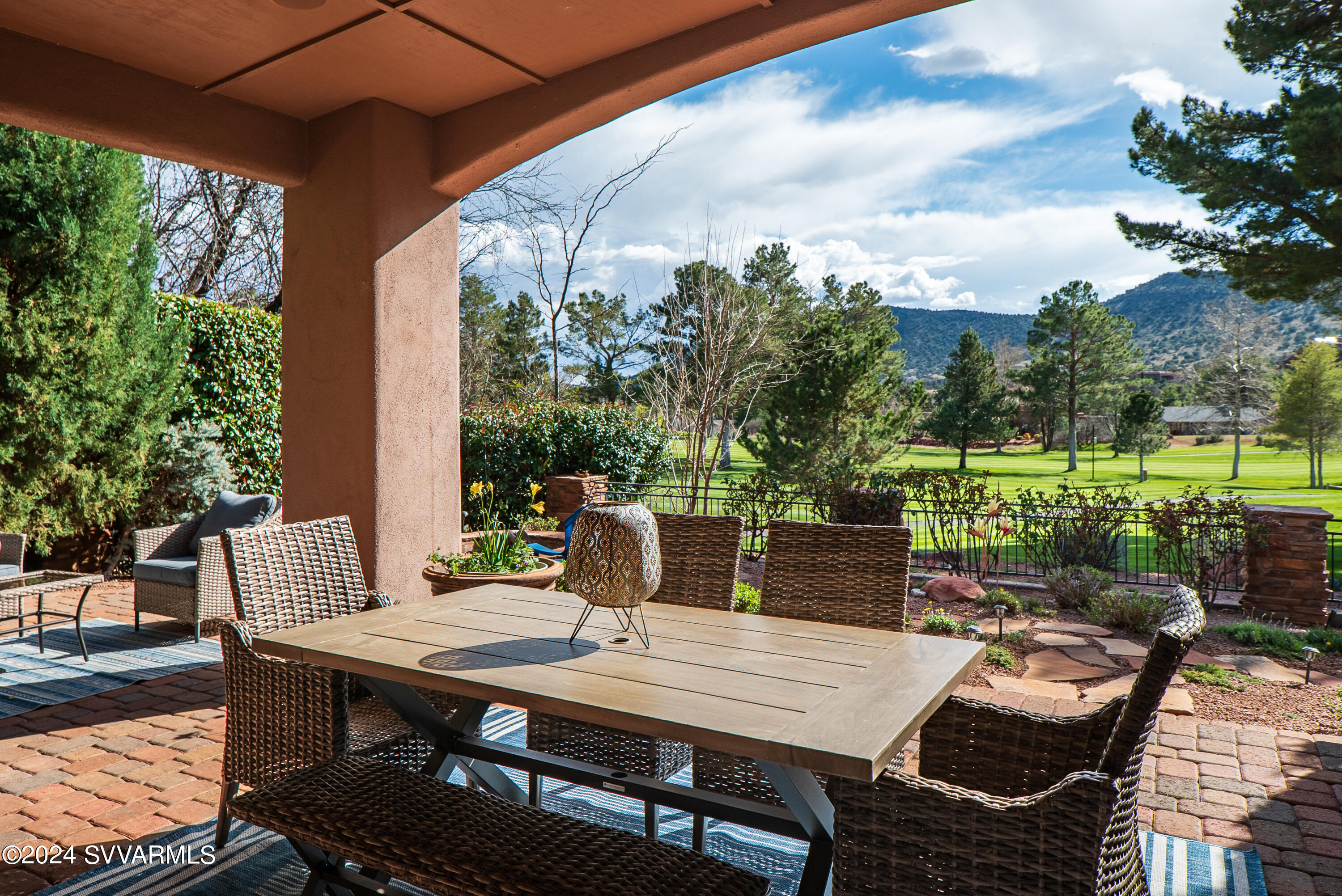 395 Merry Go Round Rock Road Sedona, AZ 86351 - Photo 11 of 68 Outside patio dining