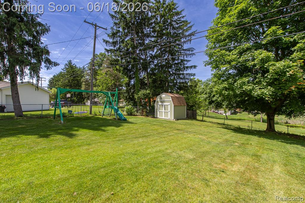 880 Joslyn Road Lake Orion, MI 48362 - Photo 38 of 45