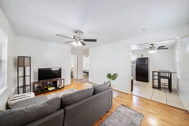 $1,200 | 3330 Avenue O 1/2, Unit B, Galveston, TX 77550