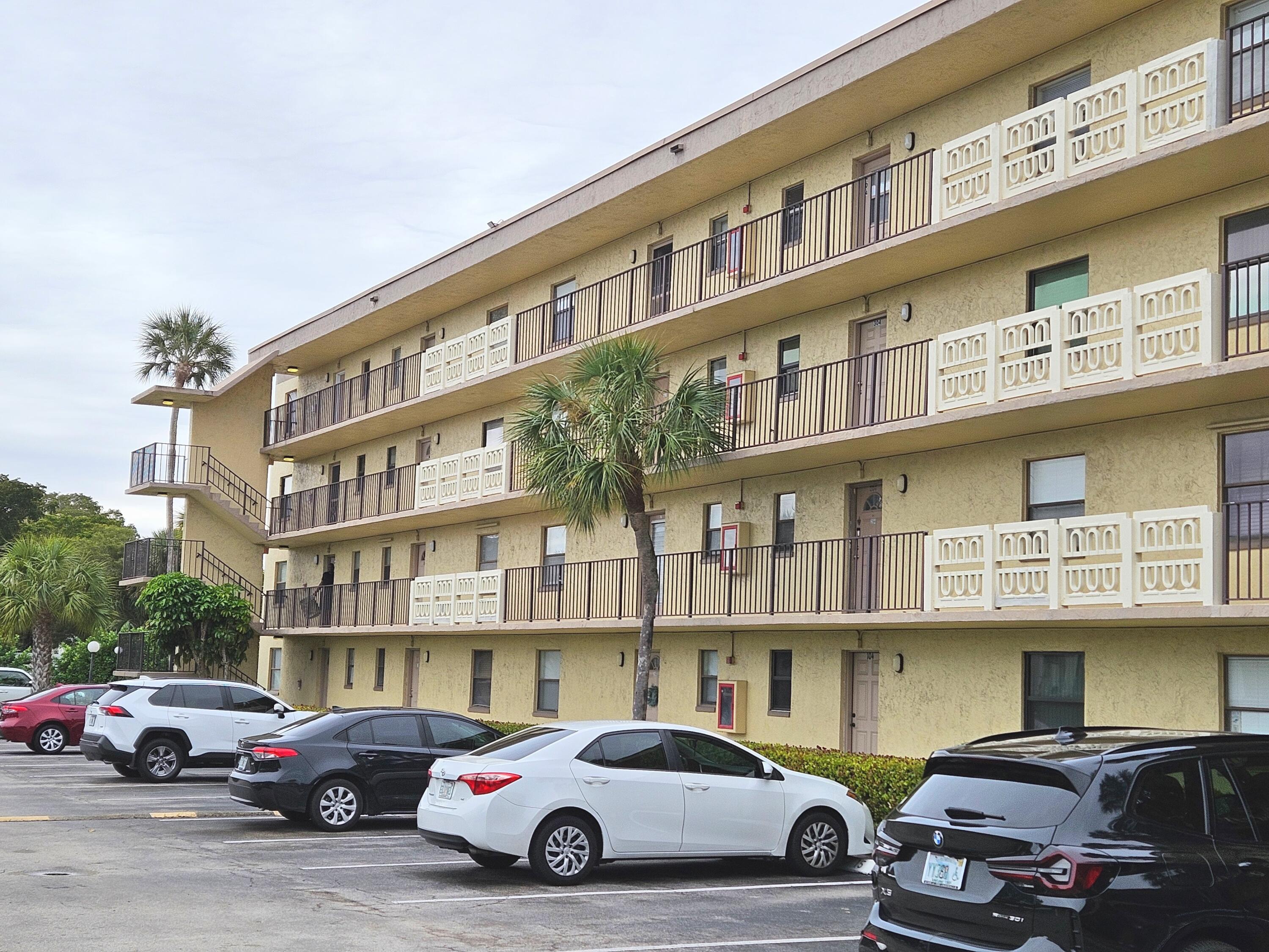 9355 Southwest 8th Street, Unit 403 Boca Raton, FL 33428 - Photo 1 of 41 20250111_145520