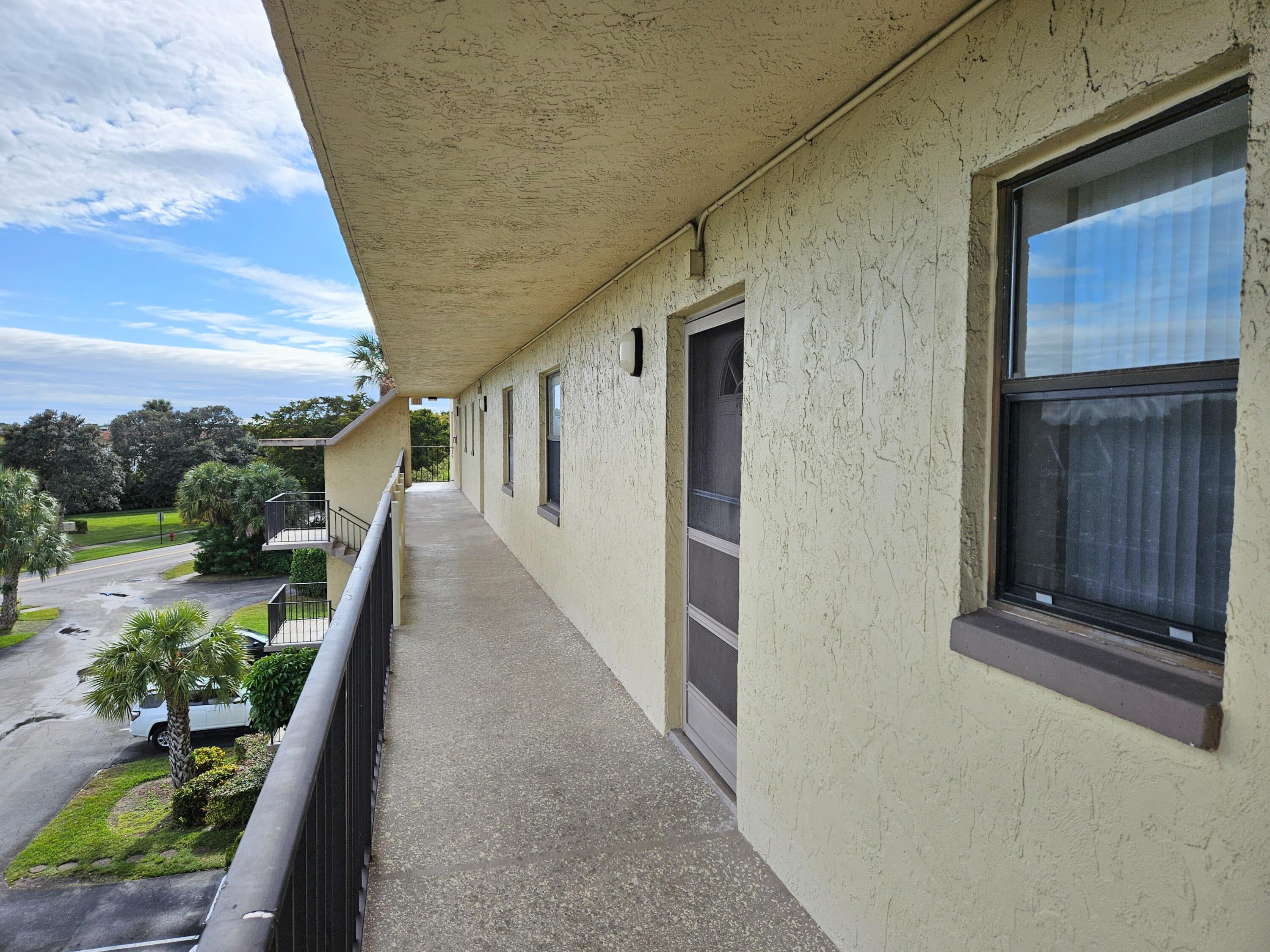 9355 Southwest 8th Street, Unit 403 Boca Raton, FL 33428 - Photo 3 of 41 20250111_142723