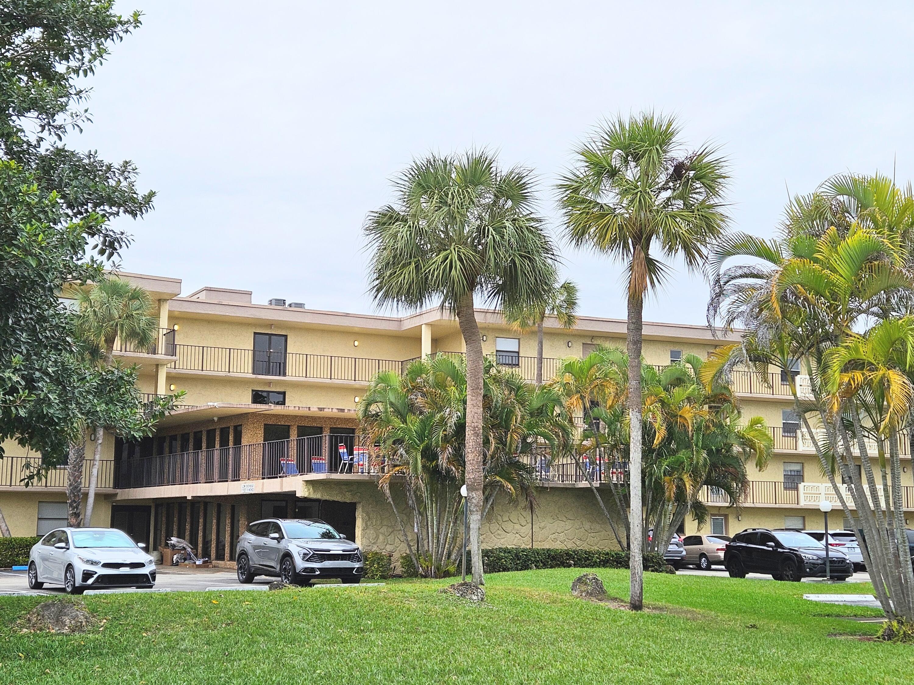 9355 Southwest 8th Street, Unit 403 Boca Raton, FL 33428 - Photo 36 of 41 20250111_145752