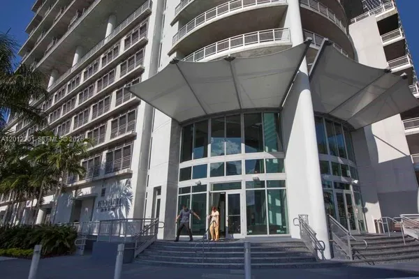 $4,500 | 690 Southwest 1st Court, Unit 2301, Miami, FL 33130