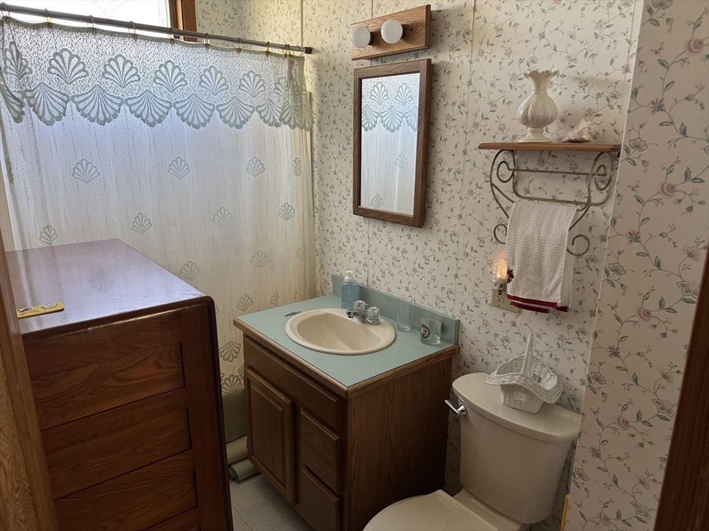 62 Sylvan Street Worcester, MA 01603 - Photo 5 of 17