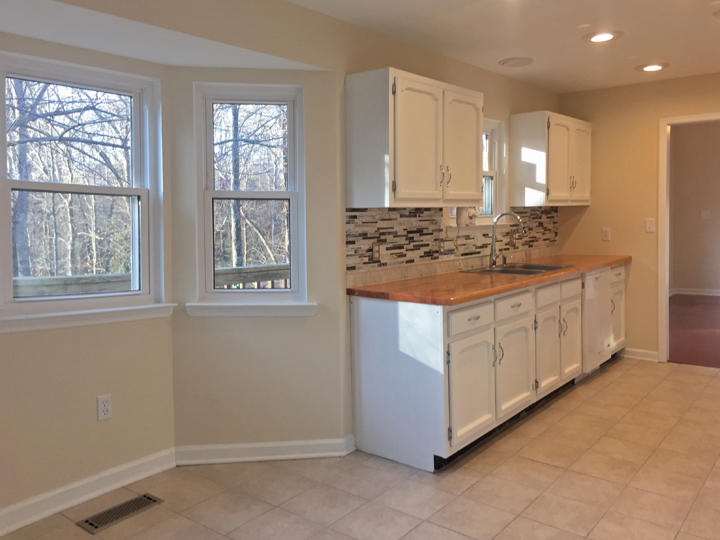 720 Swansons Ridge Road Chattanooga, TN 37421 - Photo 7 of 25 KITCHEN LEFT VIEW FROM LAUNDRY DOOR