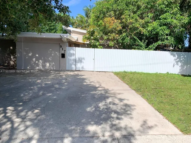 $577,000 | 917 North 26th Avenue, Hollywood, FL 33020