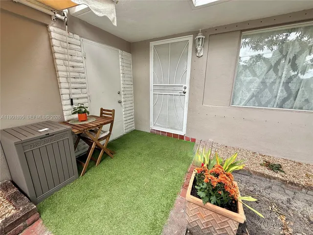 $577,000 | 917 North 26th Avenue, Hollywood, FL 33020