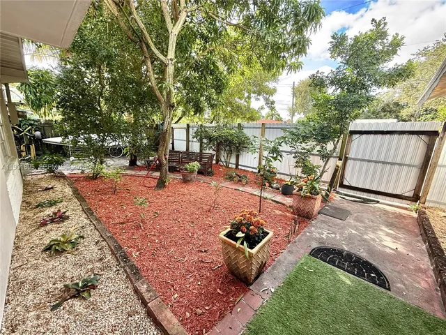 $577,000 | 917 North 26th Avenue, Hollywood, FL 33020