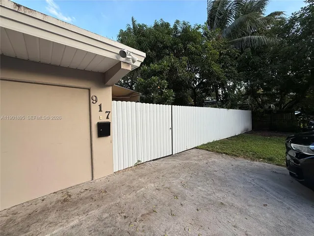 $577,000 | 917 North 26th Avenue, Hollywood, FL 33020