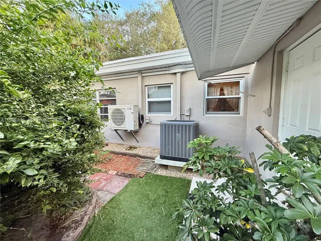 $577,000 | 917 North 26th Avenue, Hollywood, FL 33020