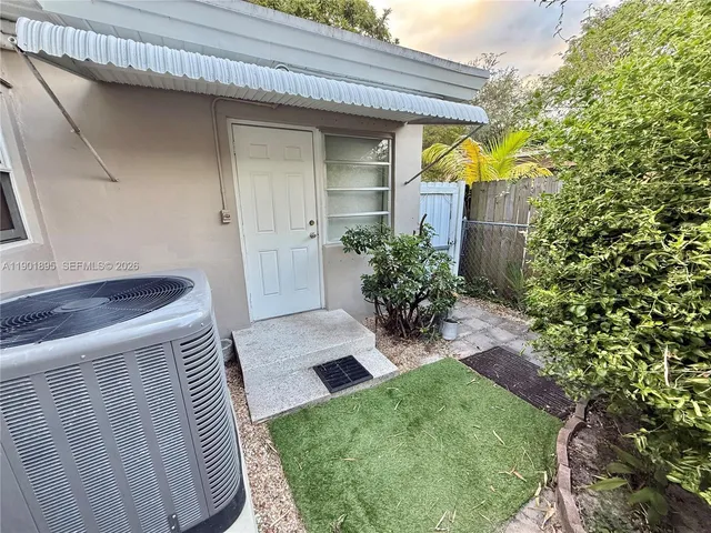 $577,000 | 917 North 26th Avenue, Hollywood, FL 33020
