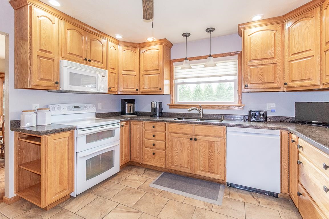 N3219 County Rd D New London, WI 54961 - Photo 12 of 65