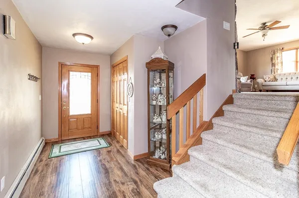 $399,900 | N3219 County Rd D, New London, WI 54961