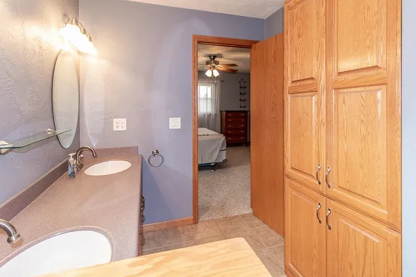 $399,900 | N3219 County Rd D, New London, WI 54961