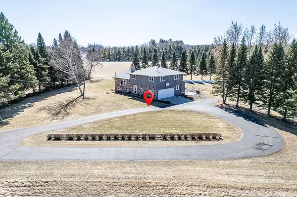 $399,900 | N3219 County Rd D, New London, WI 54961