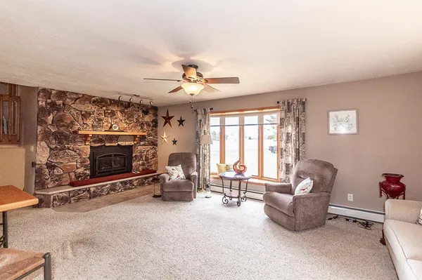 $399,900 | N3219 County Rd D, New London, WI 54961