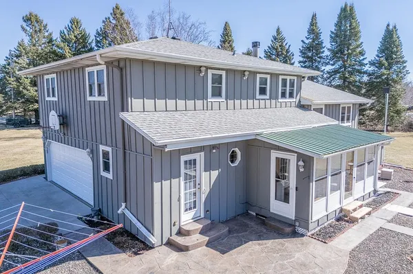 $399,900 | N3219 County Rd D, New London, WI 54961