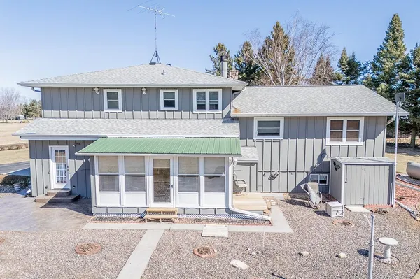 $399,900 | N3219 County Rd D, New London, WI 54961