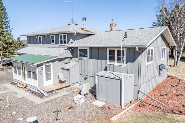 $399,900 | N3219 County Rd D, New London, WI 54961