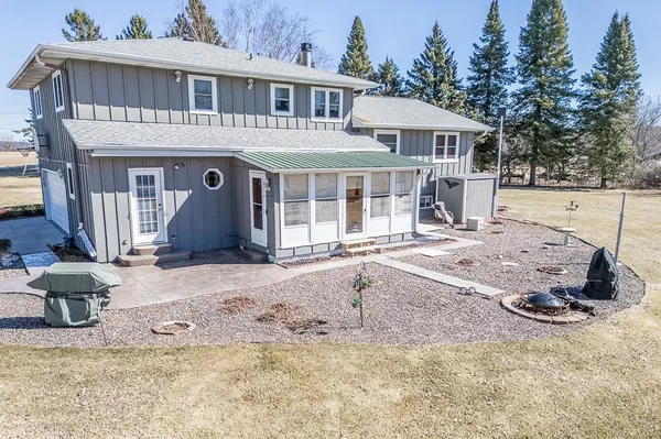 $399,900 | N3219 County Rd D, New London, WI 54961