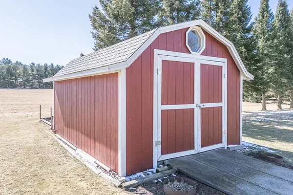 $399,900 | N3219 County Rd D, New London, WI 54961