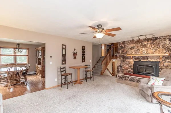 $399,900 | N3219 County Rd D, New London, WI 54961