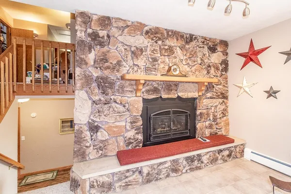 $399,900 | N3219 County Rd D, New London, WI 54961