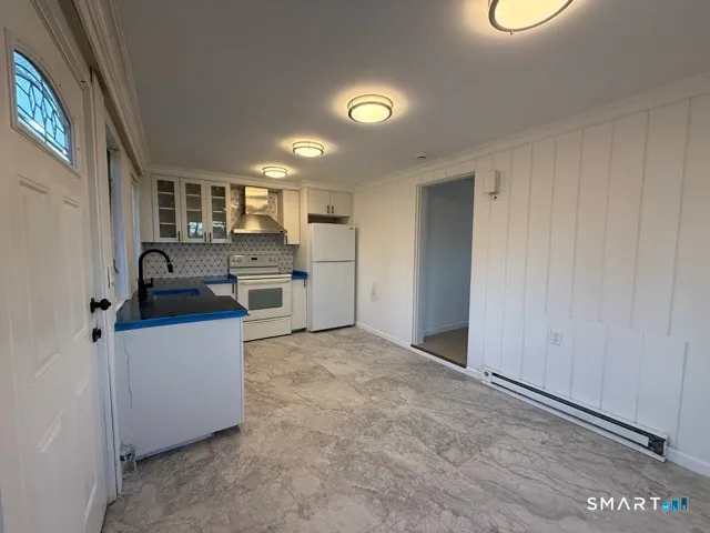 $1,400 | 615 East Main Street, Meriden, CT 06450