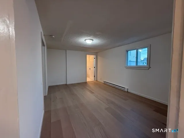 $1,400 | 615 East Main Street, Meriden, CT 06450