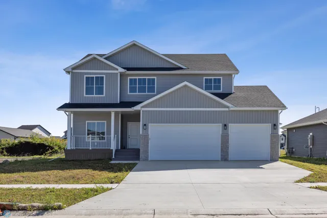 $617,500 | 603 Lorraine Way, Colfax, ND 58018
