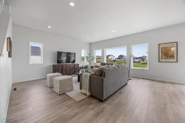 $617,500 | 603 Lorraine Way, Colfax, ND 58018