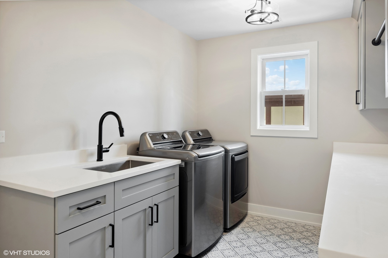 191 Rex Boulevard Elmhurst, IL 60126 - Photo 14 of 20 a view of a kitchen with sink dryer and washer