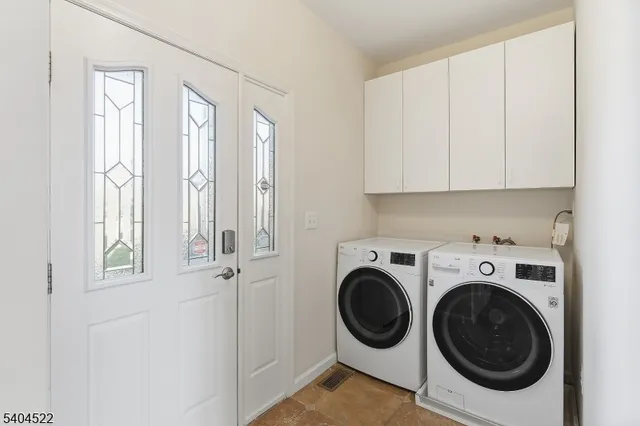 $1,500,000 | 43 Rosewood Court, Belle Mead, NJ 08502