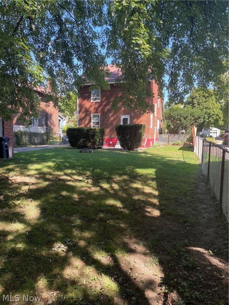 1734 Hampton Road Akron, OH 44305 - Photo 27 of 31