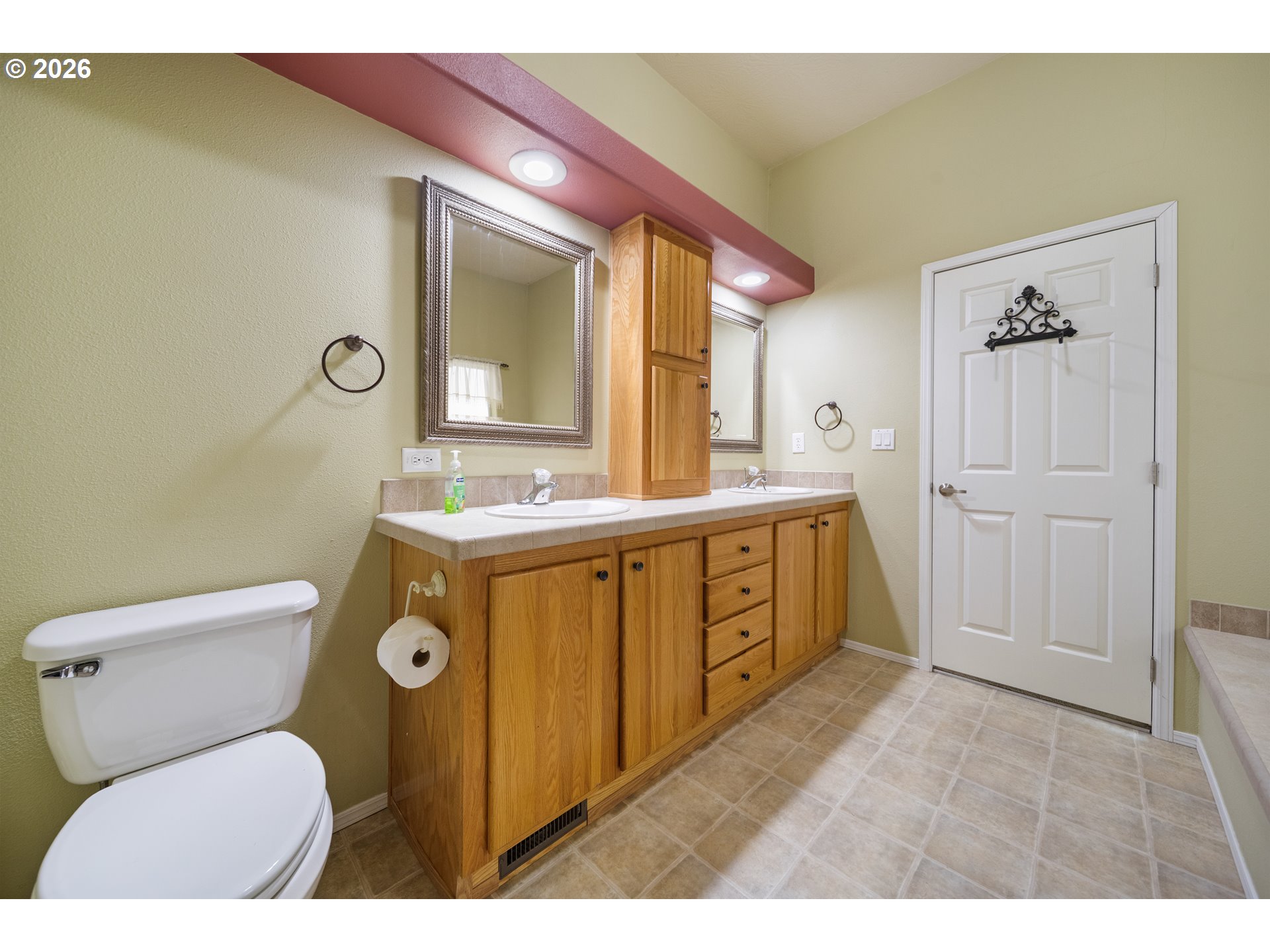 1710 Kristi Loop Lakeside, OR 97449 - Photo 24 of 48 Primary Bedroom