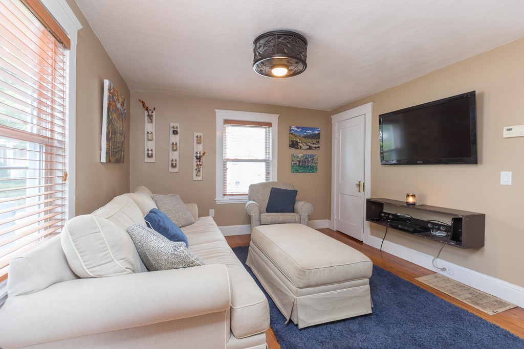 47 Leonard Road Melrose, MA 02176 - Photo 3 of 12 Gallery Image 3