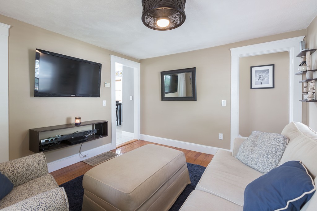 47 Leonard Road Melrose, MA 02176 - Photo 4 of 12 Gallery Image 4