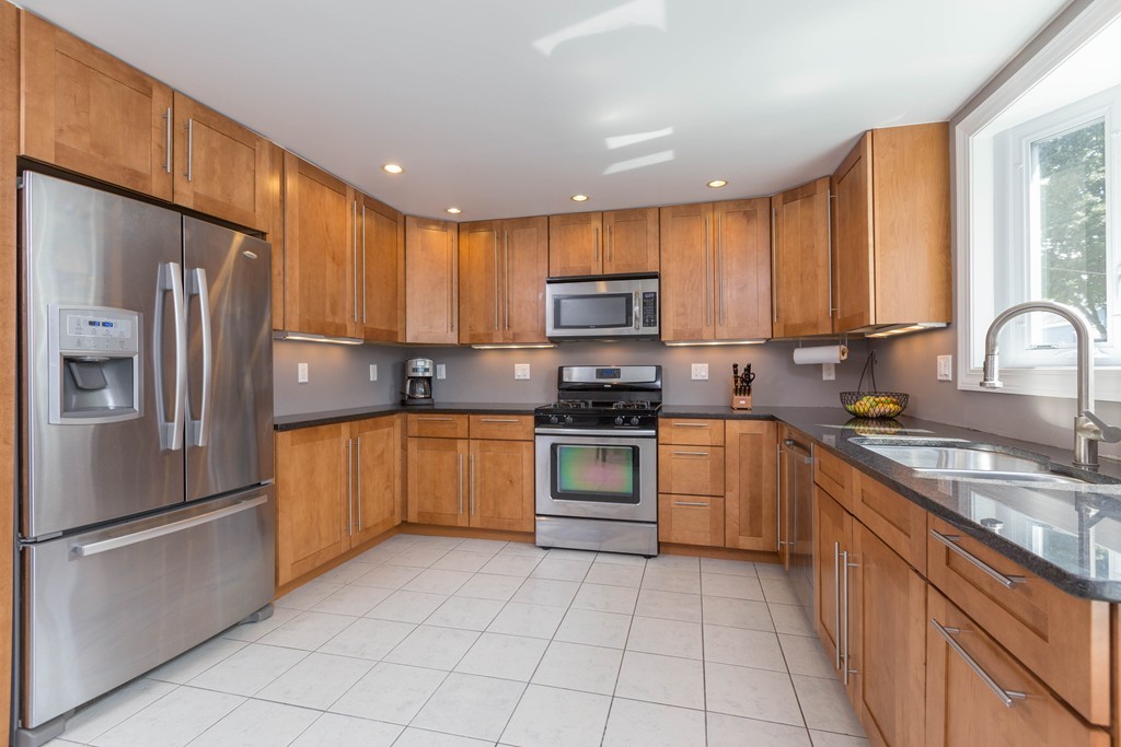 47 Leonard Road Melrose, MA 02176 - Photo 5 of 12 Gallery Image 5