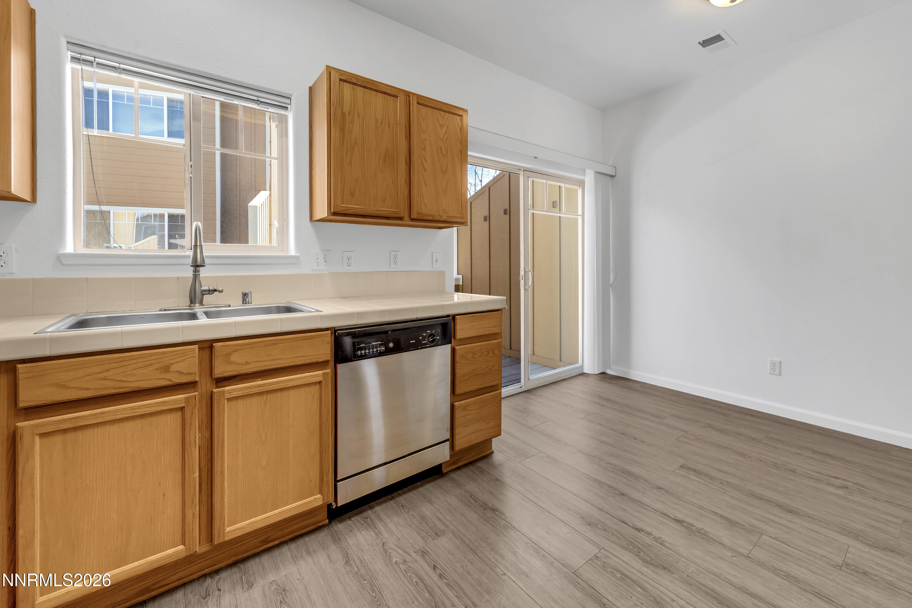 4574 Kathleen Denise Lane Reno, NV 89503 - Photo 12 of 35 KathleneDenise4574-012