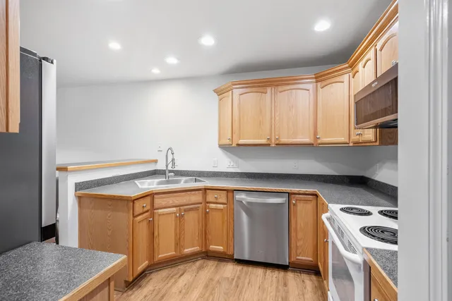 $439,500 | 3 Cabernet Drive, Unit 3, Concord, NH 03303