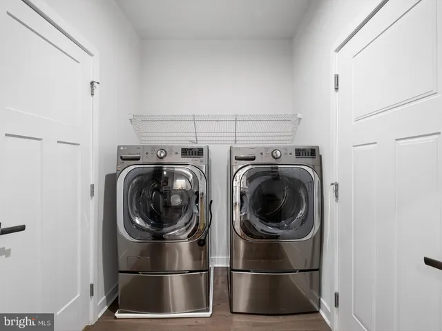 a view of utility room with washer and dryer