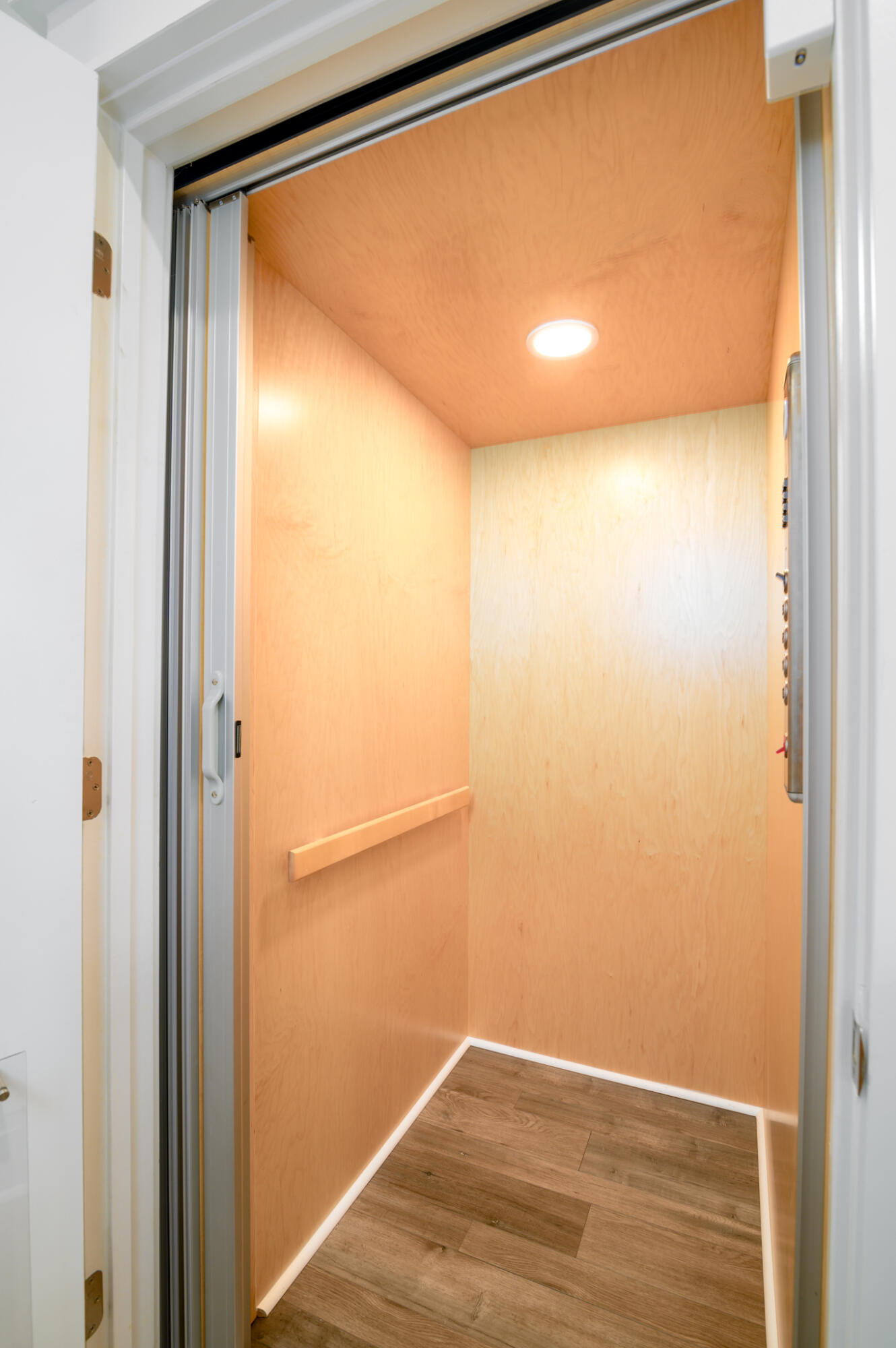 1646 Florentia Street Mount Pleasant, SC 29464 - Photo 12 of 37 1646 Florentia - 11 - CMG