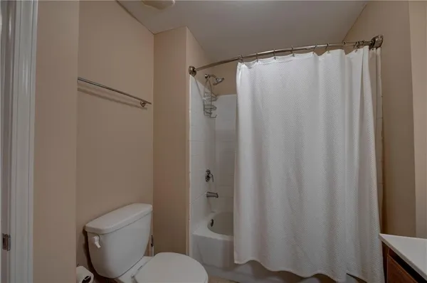 $2,300 | 3040 Peachtree Road, Unit 813, Atlanta, GA 30305