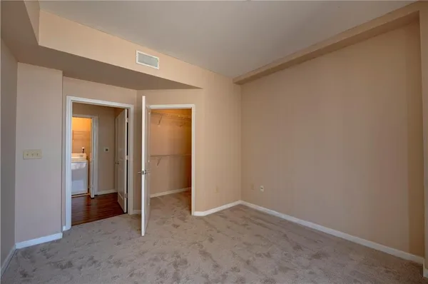 $2,300 | 3040 Peachtree Road, Unit 813, Atlanta, GA 30305