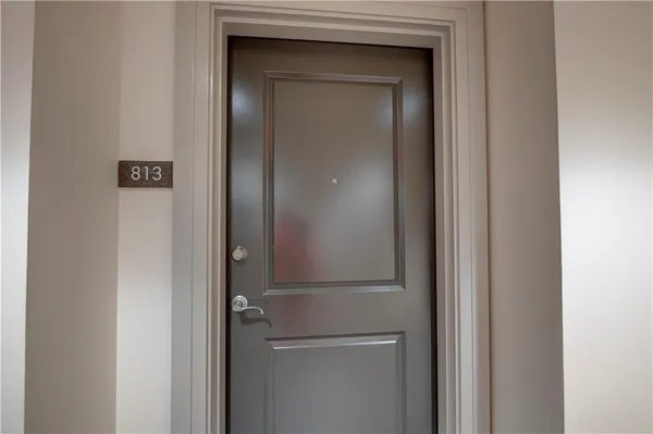 $2,300 | 3040 Peachtree Road, Unit 813, Atlanta, GA 30305